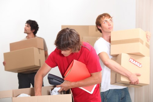 Local removals team managing access and loading near Tooting properties